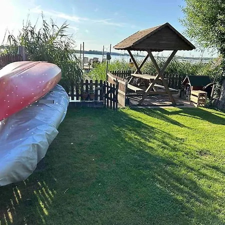 Direkt Am Zernsee Mit Eigenem Bade- Und Bootssteg *