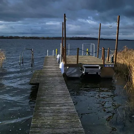 Direkt Am Zernsee Mit Eigenem Bade- Und Bootssteg *