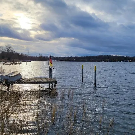 Hébergement de vacances Direkt Am Zernsee Mit Eigenem Bade- Und Bootssteg